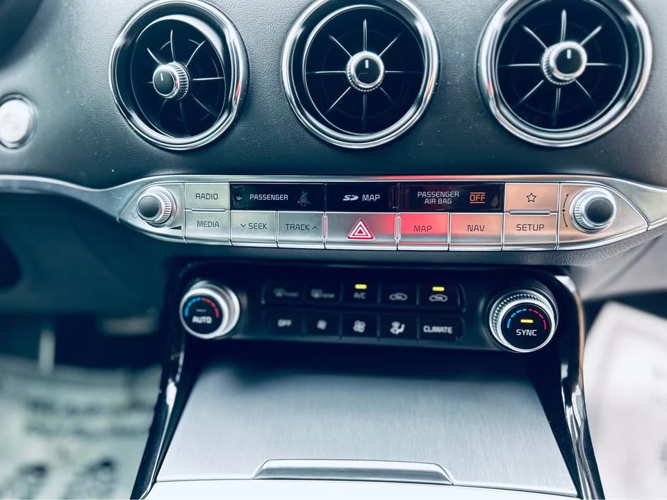 2021 Kia Stinger GT - Image 16 of 20