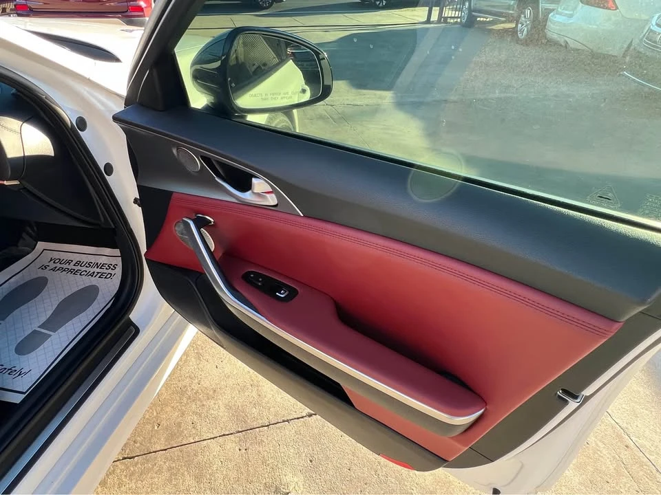 2021 Kia Stinger GT - Image 10 of 15