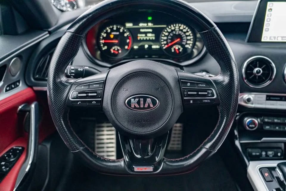 2021 Kia Stinger GT - Image 11 of 15