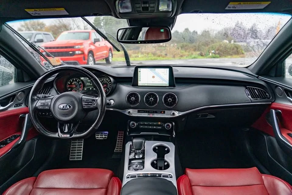 2021 Kia Stinger GT - Image 10 of 15