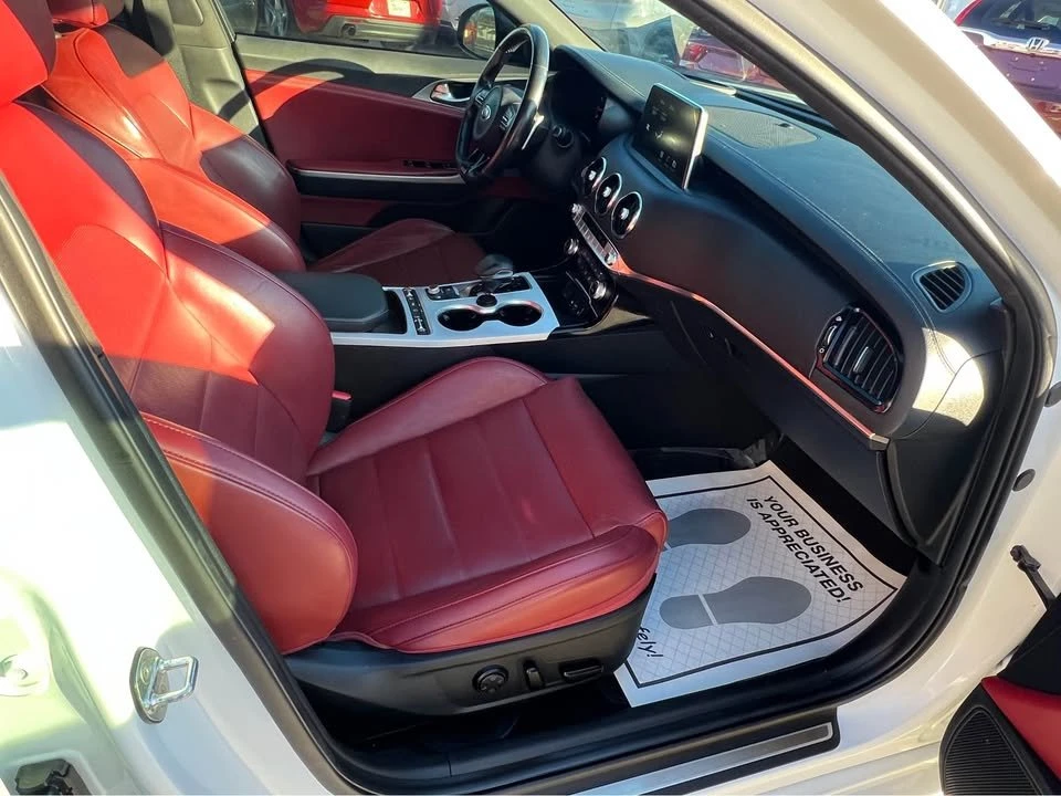 2021 Kia Stinger GT - Image 10 of 15