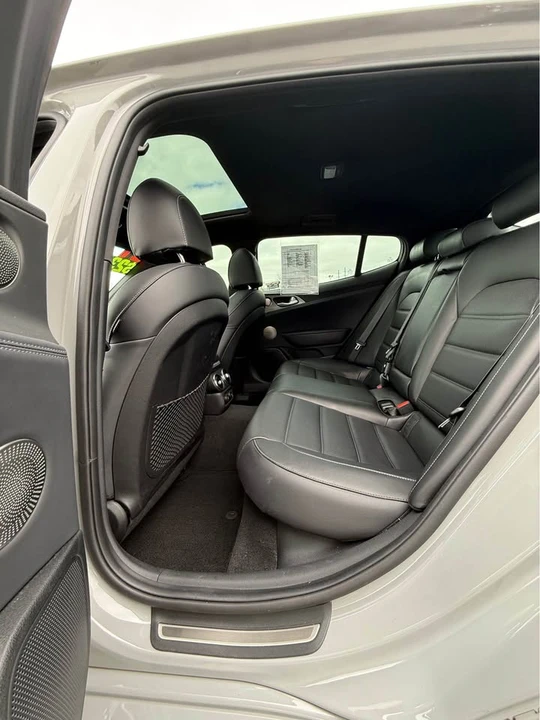 2021 Kia Stinger GT - Image 10 of 20