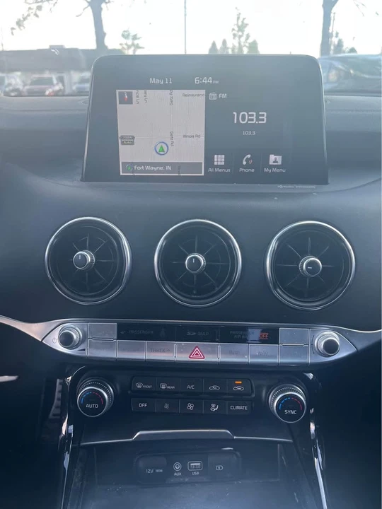 2021 Kia Stinger GT - Image 11 of 17