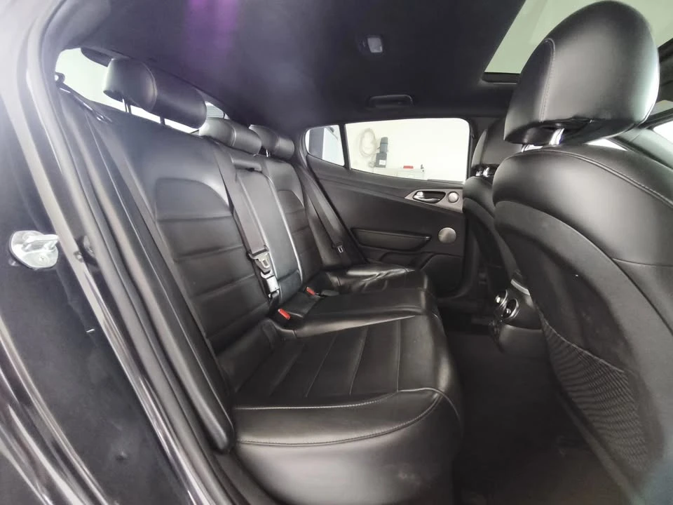 2021 Kia Stinger GT - Image 17 of 21