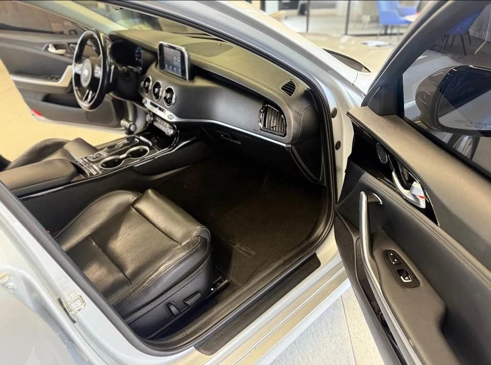2021 Kia Stinger GT - Image 18 of 19