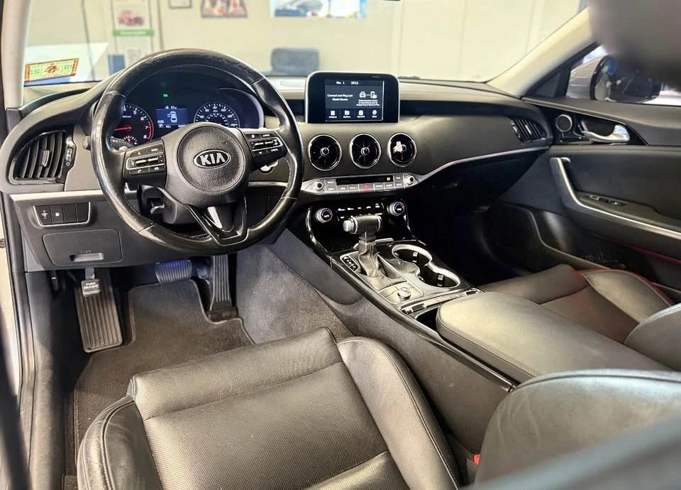 2021 Kia Stinger GT - Image 17 of 19