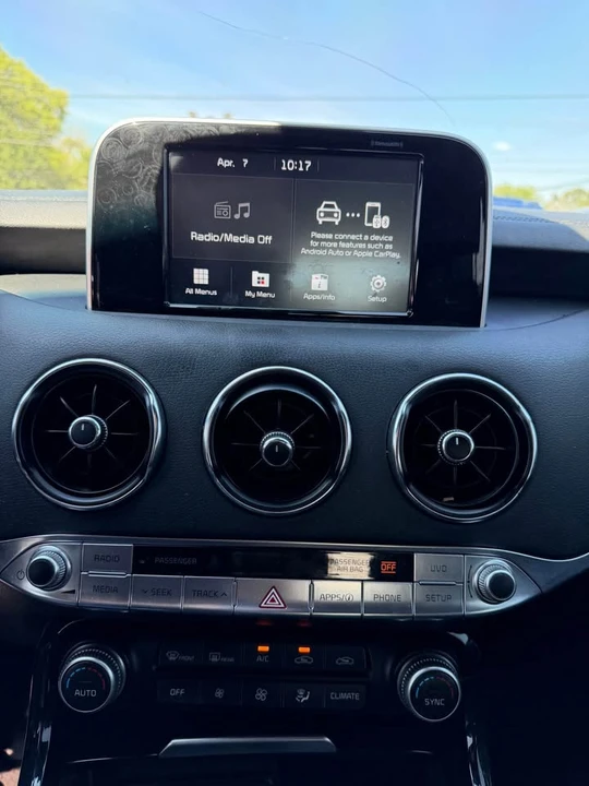 2021 Kia Stinger GT - Image 15 of 17