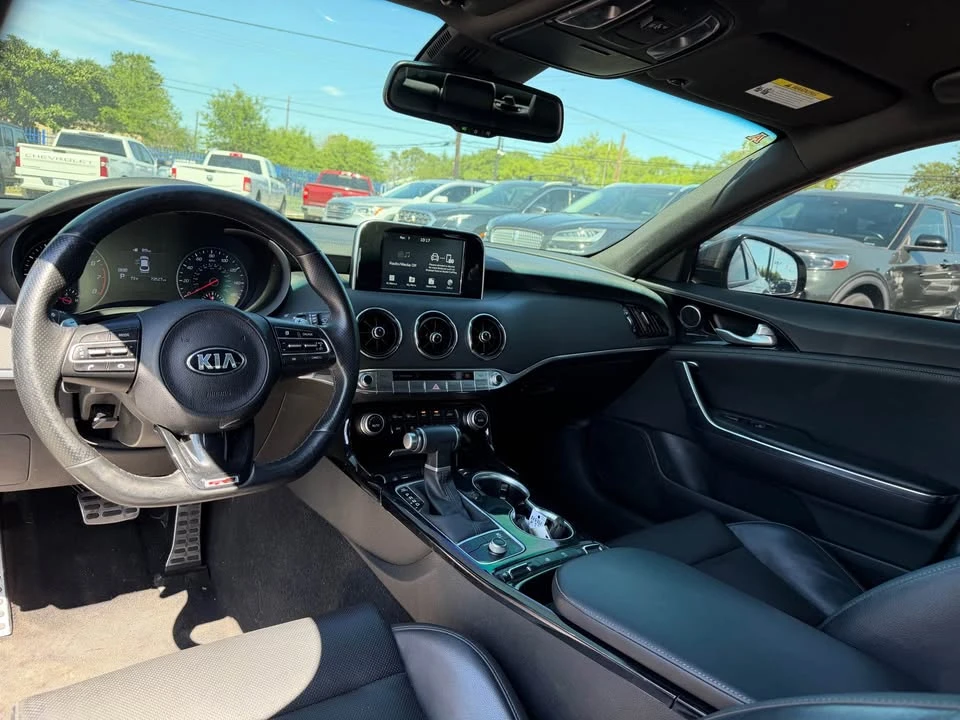 2021 Kia Stinger GT - Image 9 of 17