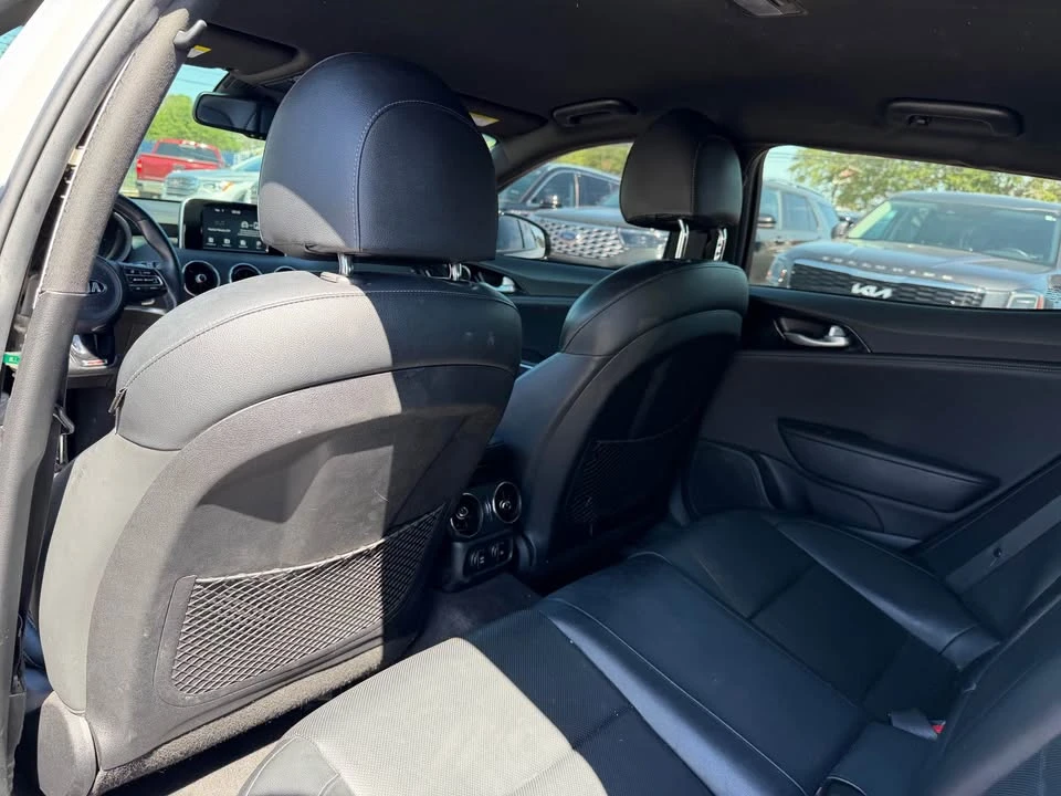 2021 Kia Stinger GT - Image 9 of 18