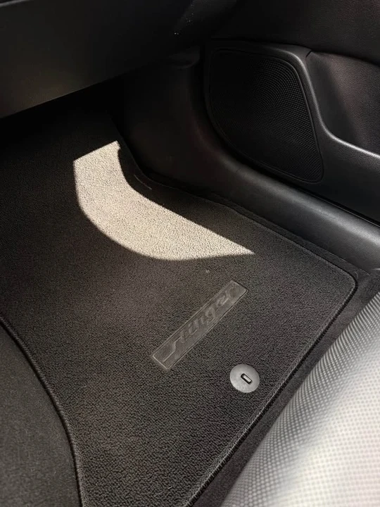 2021 Kia Stinger - Image 18 of 19