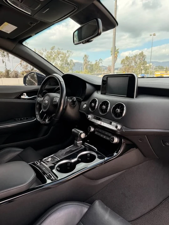 2021 Kia Stinger - Image 13 of 19