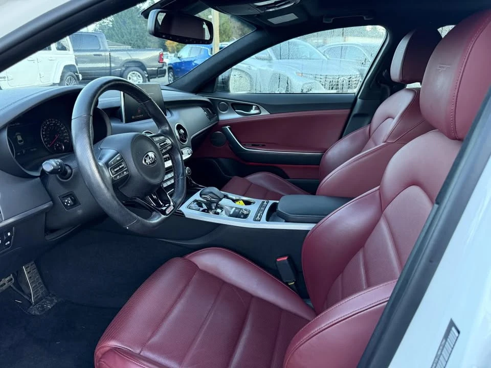 2021 Kia Stinger - Image 9 of 10