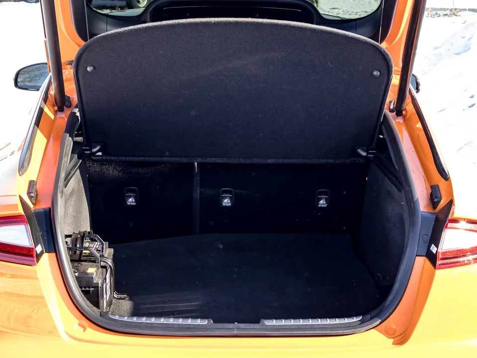 2021 Kia Stinger - Image 8 of 10