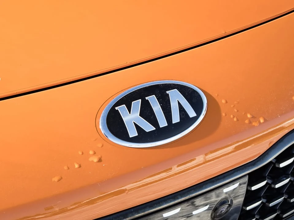 2021 Kia Stinger - Image 9 of 10