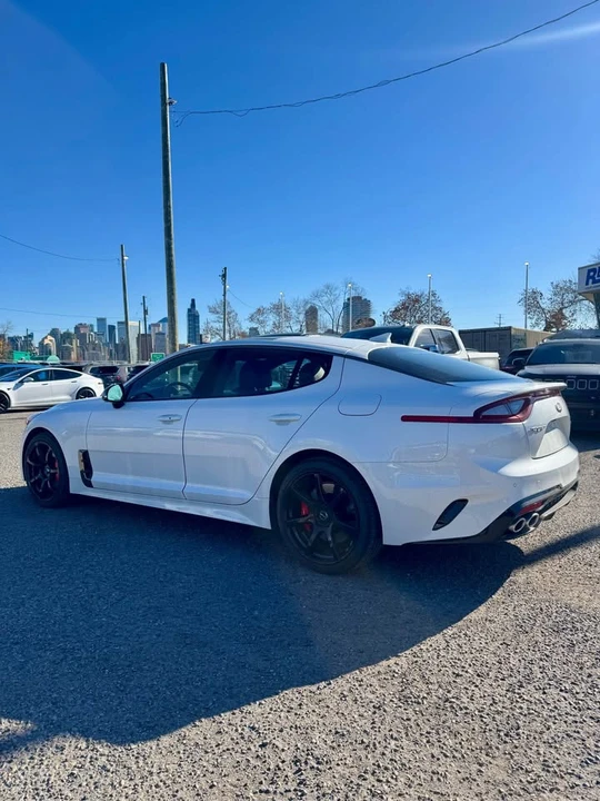 2021 Kia Stinger GT - Image 9 of 17