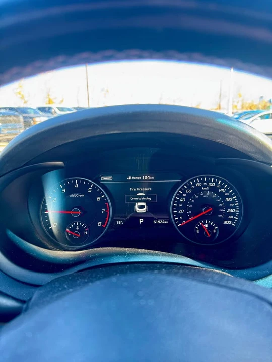 2021 Kia Stinger GT - Image 15 of 17