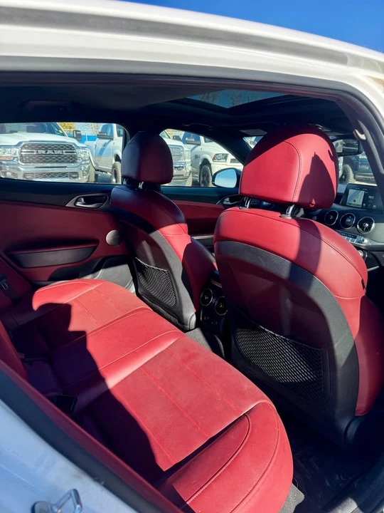 2021 Kia Stinger GT - Image 11 of 17
