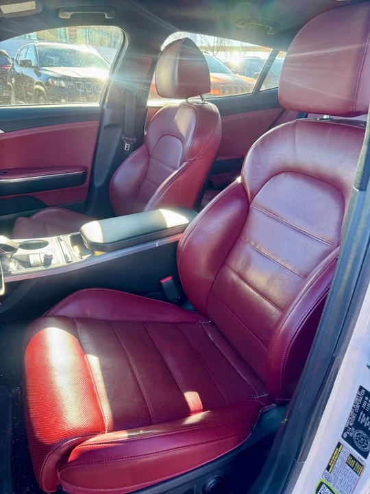 2021 Kia Stinger GT - Image 14 of 17