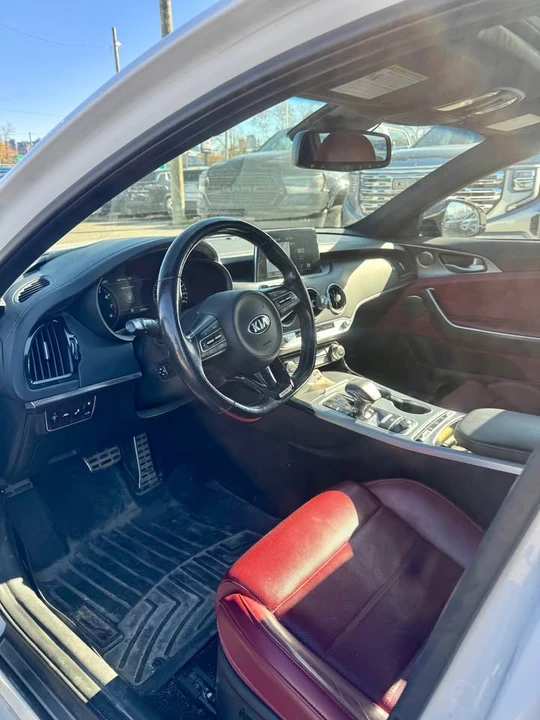 2021 Kia Stinger GT - Image 13 of 17