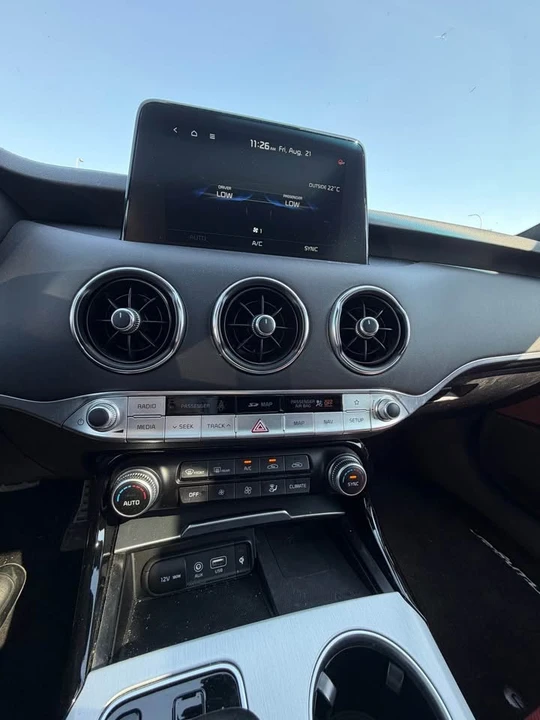 2021 Kia Stinger GT - Image 10 of 14