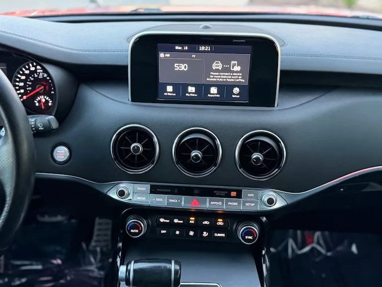 2021 Kia Stinger GT - Image 11 of 19