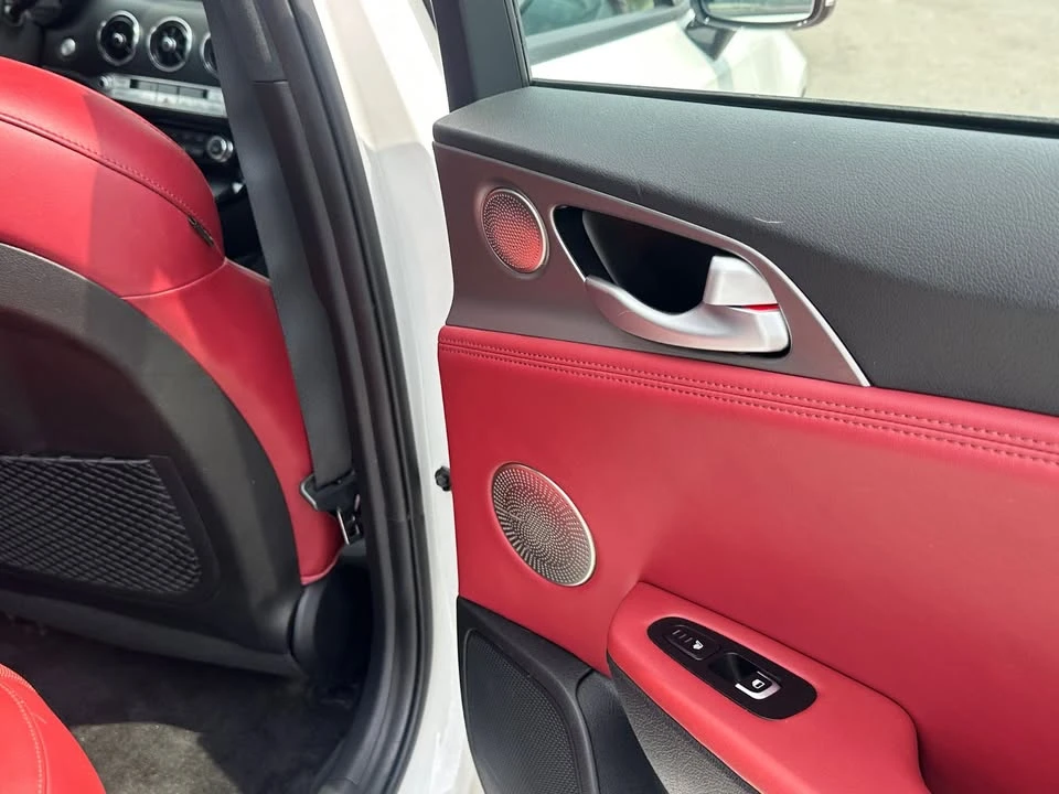2021 Kia Stinger GT - Image 17 of 20