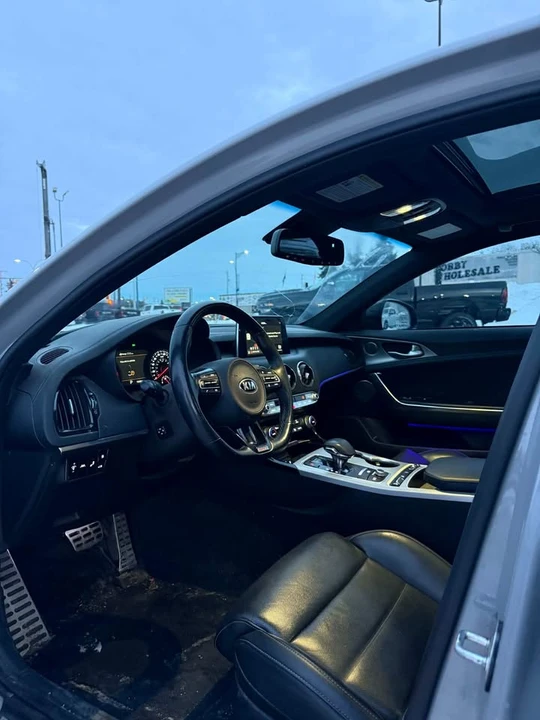 2021 Kia Stinger GT - Image 12 of 17