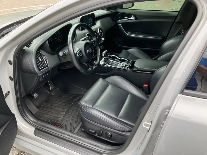 2021 Kia Stinger GT - Image 9 of 19