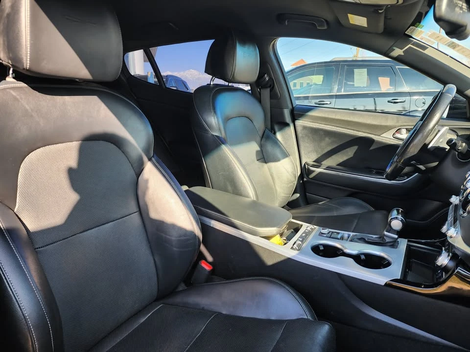 2021 Kia Stinger GT - Image 14 of 17
