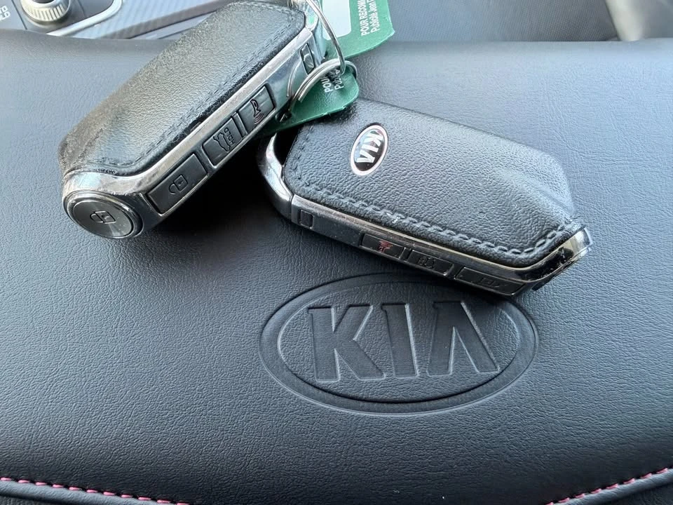 2021 Kia Stinger GT - Image 17 of 21