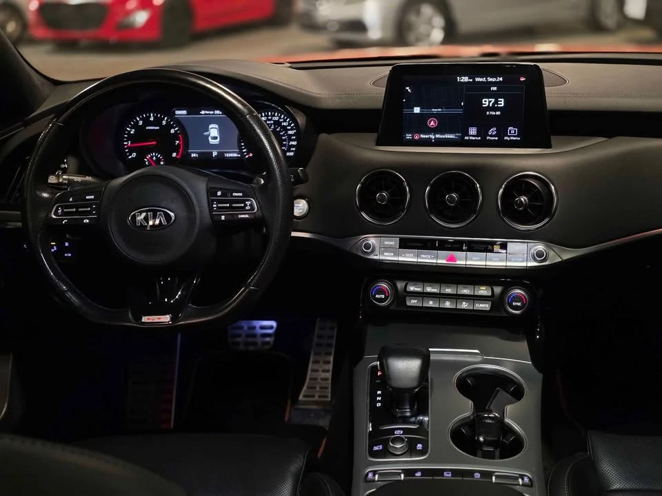 2021 Kia Stinger GT - Image 12 of 18