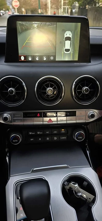 2021 Kia Stinger GT - Image 11 of 16