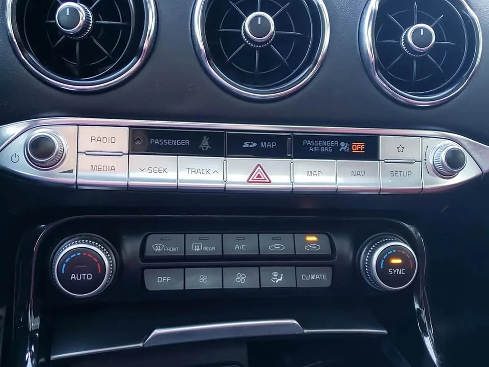 2021 Kia Stinger GT - Image 13 of 19