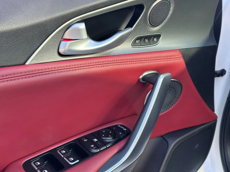 2021 Kia Stinger GT - Image 16 of 18
