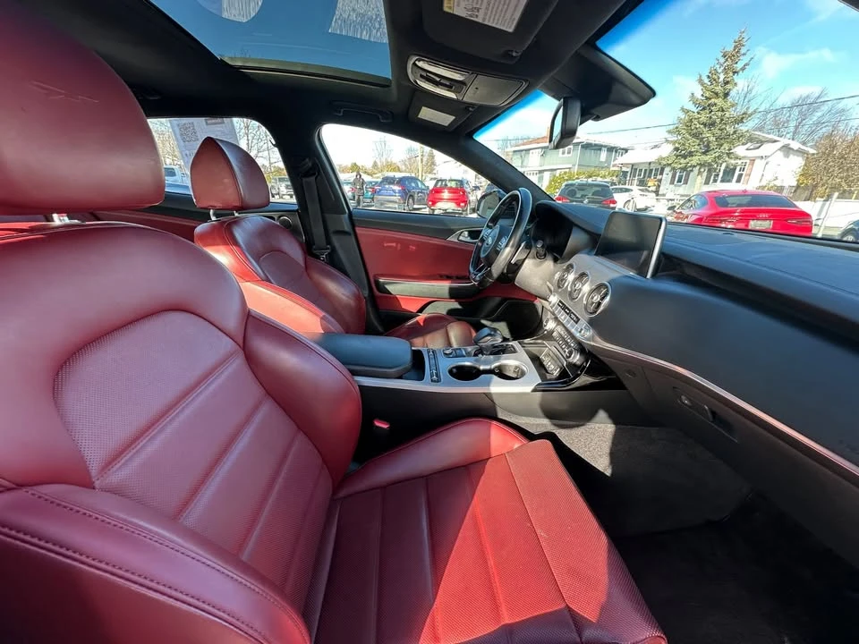 2021 Kia Stinger GT - Image 11 of 18