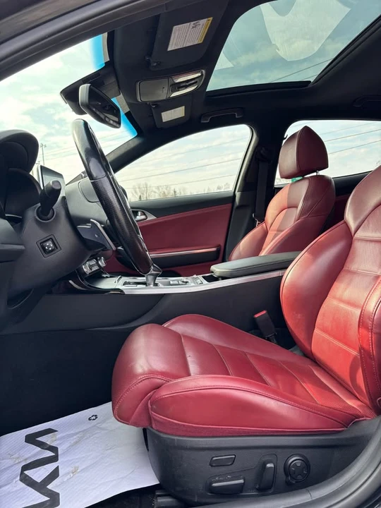 2021 Kia Stinger GT - Image 10 of 20
