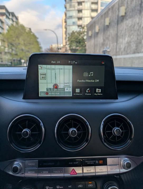 2021 Kia Stinger GT - Image 10 of 17