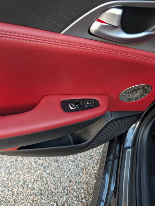 2021 Kia Stinger GT - Image 16 of 17