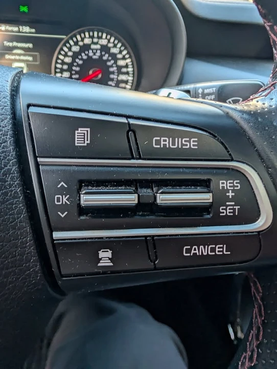2021 Kia Stinger GT - Image 8 of 17