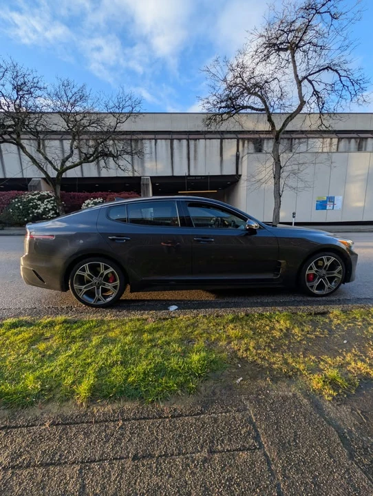 2021 Kia Stinger GT - Image 2 of 17