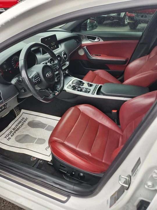2021 Kia Stinger GT - Image 10 of 18