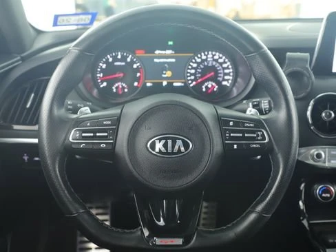 2021 Kia Stinger GT - Image 16 of 20
