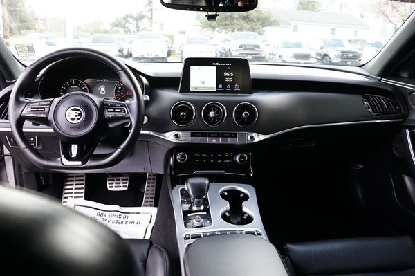 2021 Kia Stinger GT - Image 15 of 20