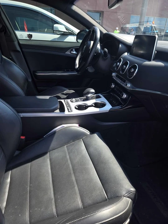 2021 Kia Stinger GT - Image 8 of 12