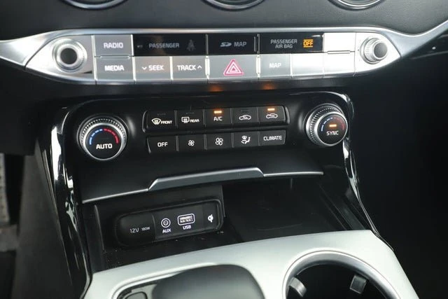 2021 Kia Stinger GT - Image 11 of 19