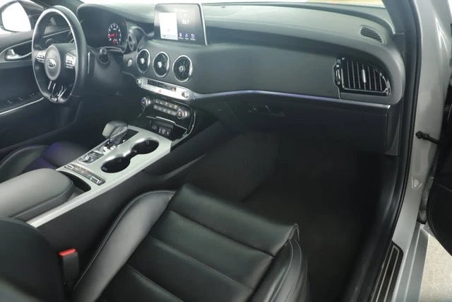 2021 Kia Stinger GT - Image 17 of 19