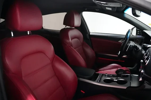 2021 Kia Stinger GT - Image 11 of 12