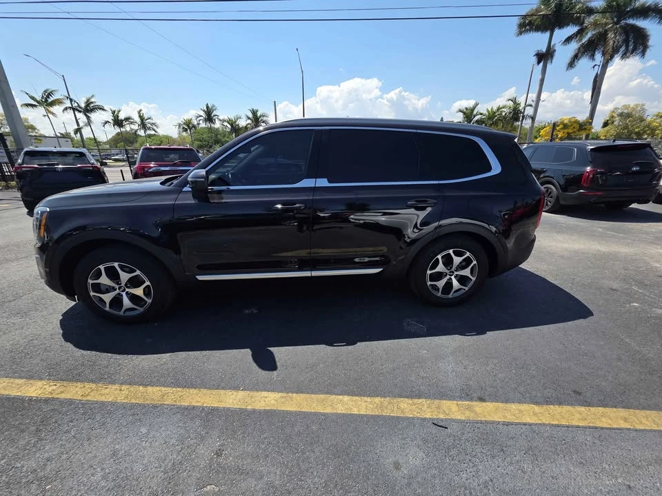 2021 Kia Telluride - Image 2 of 12