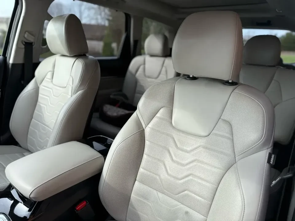 2021 Kia Telluride - Image 13 of 17