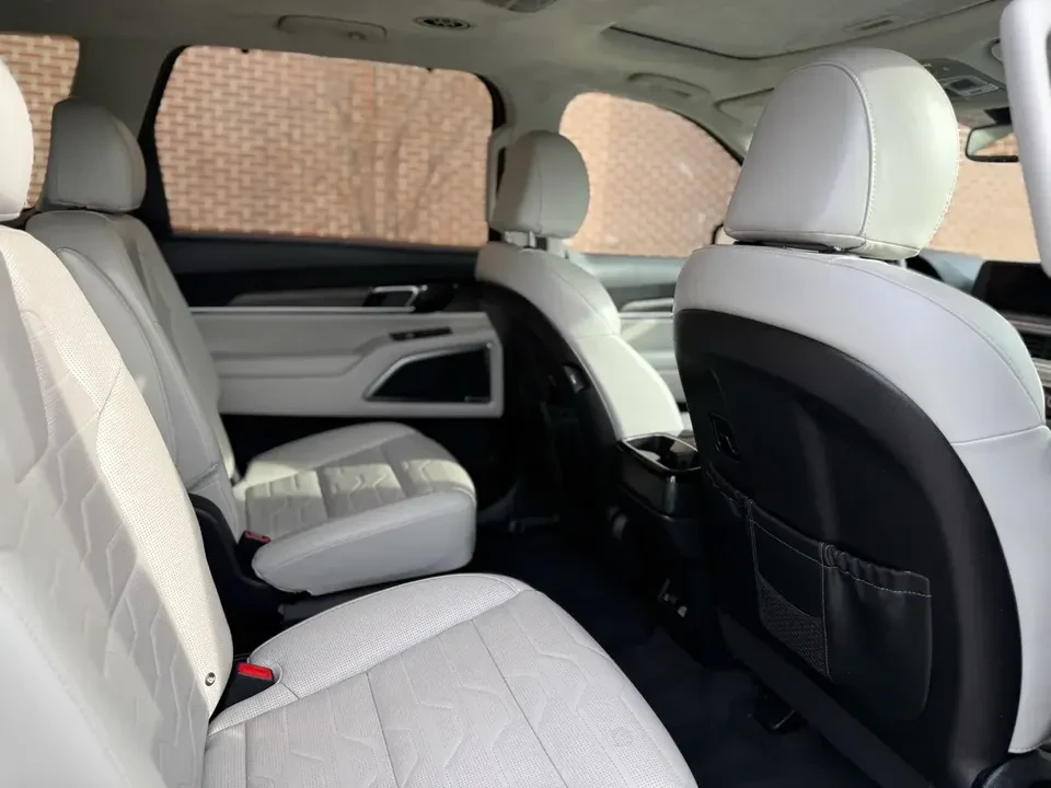 2021 Kia Telluride - Image 16 of 17
